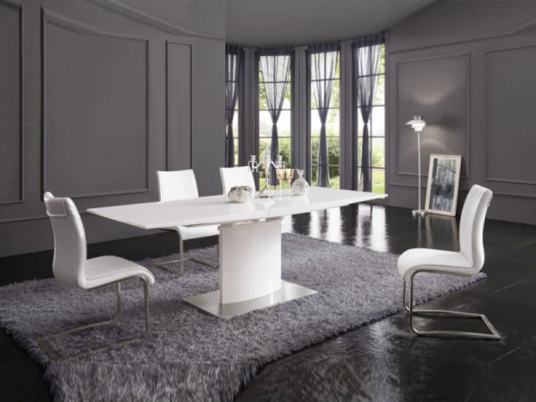 Strakke witte eettafel